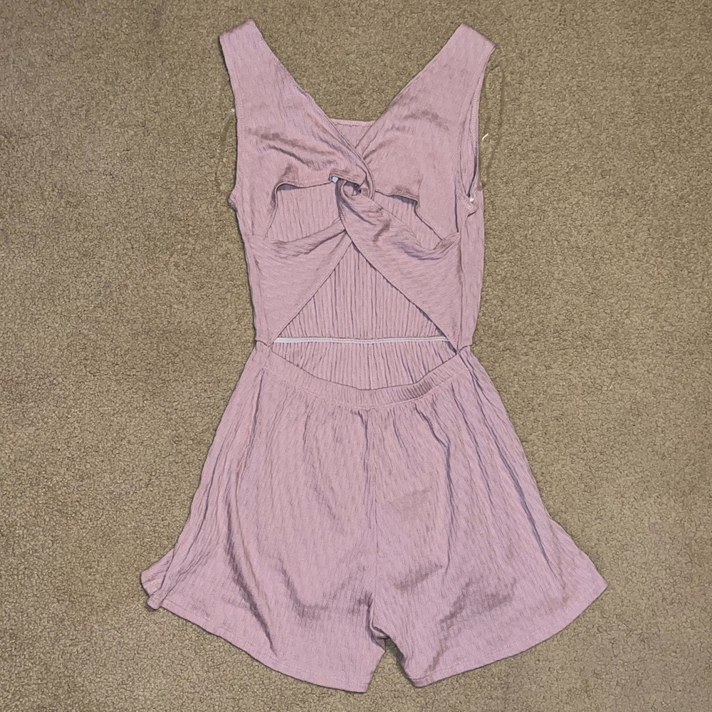 Francesca’s: mauve, open back, romper (NWT)